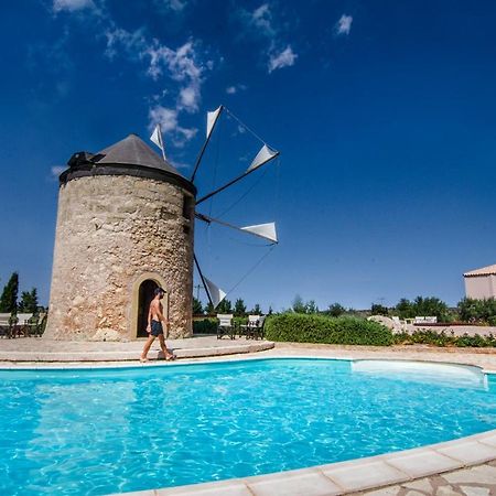 The Windmill Resort Mitáta エクステリア 写真