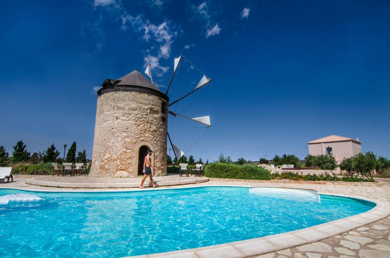 The Windmill Resort Mitáta エクステリア 写真