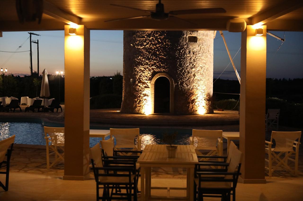 The Windmill Resort Mitáta エクステリア 写真